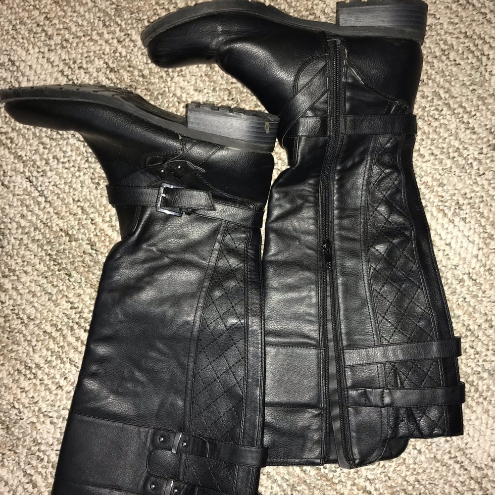 Guess boots